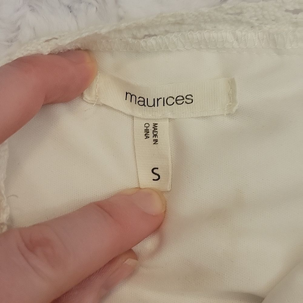 Maurices White Off Shoulder Romper, Women's Small, Great Condition! - Picture 5 of 10